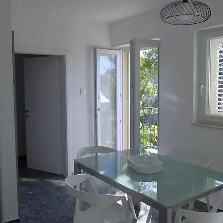 Rea Apartment