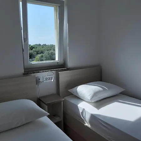 Rea Apartment *