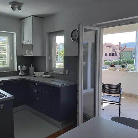 Rea Apartment Cres