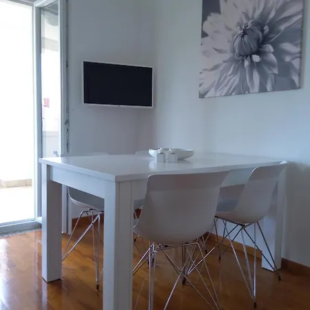 Rea Apartment